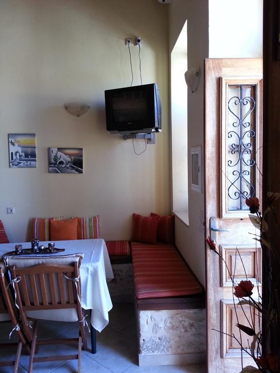 Chalki Town Mika'S Houseヴィラ エクステリア 写真