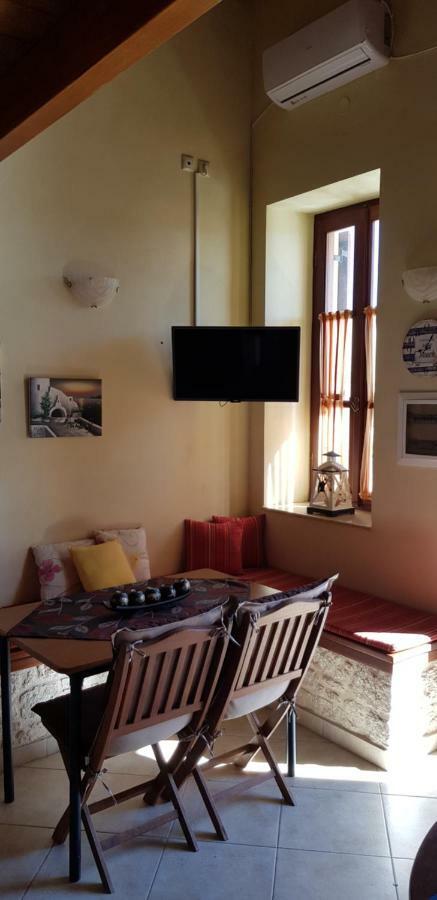 Chalki Town Mika'S Houseヴィラ エクステリア 写真